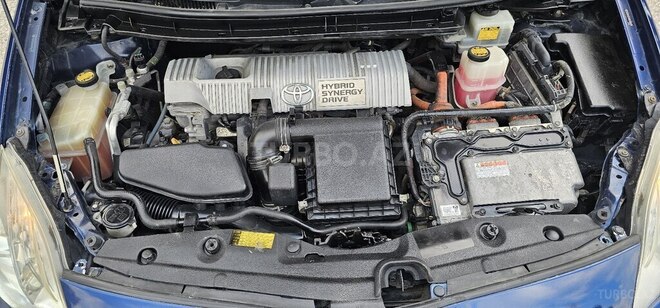 Toyota Prius-12