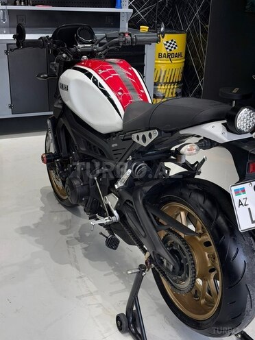 Yamaha XSR900-4