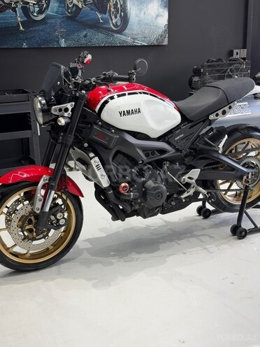 Yamaha XSR900-1