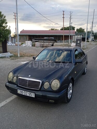 Mercedes E 200-2