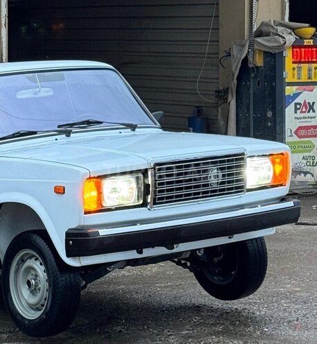 LADA (VAZ) 2107-1