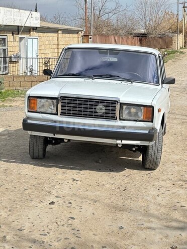 LADA (VAZ) 2107-2