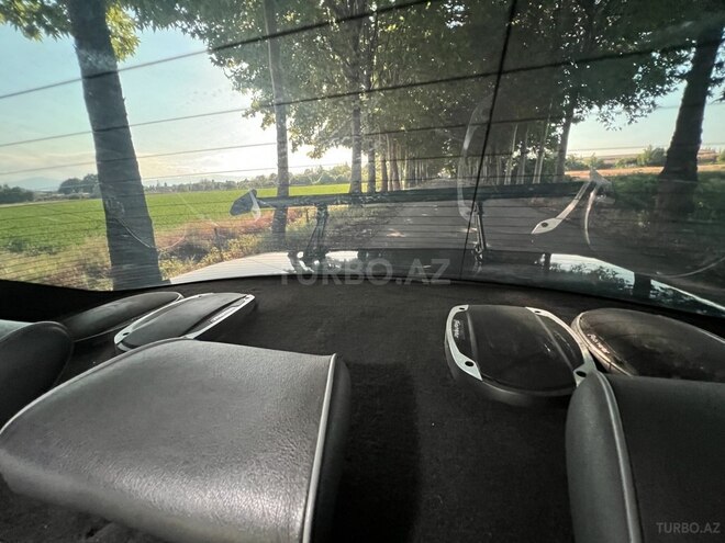 Mercedes E 240-6