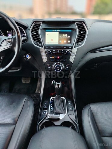 Hyundai Santa Fe-13