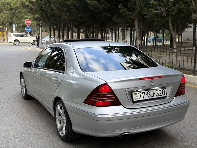 Mercedes C 320-10