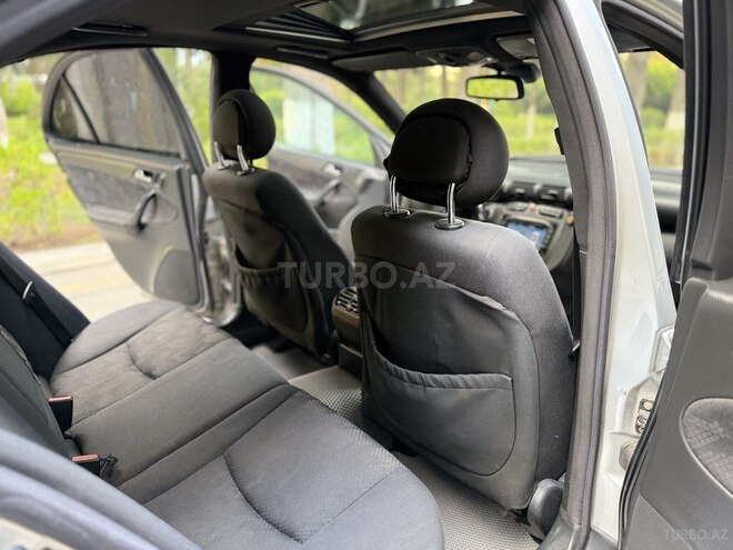 Mercedes C 320-21