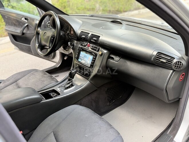 Mercedes C 320-17