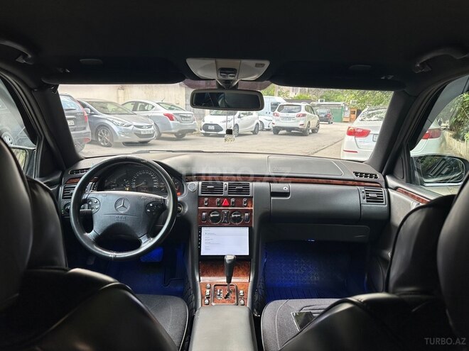 Mercedes E 220-3