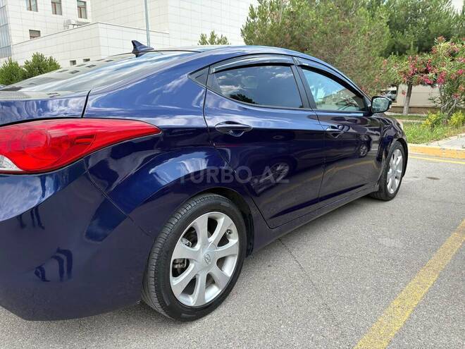 Hyundai Elantra-7