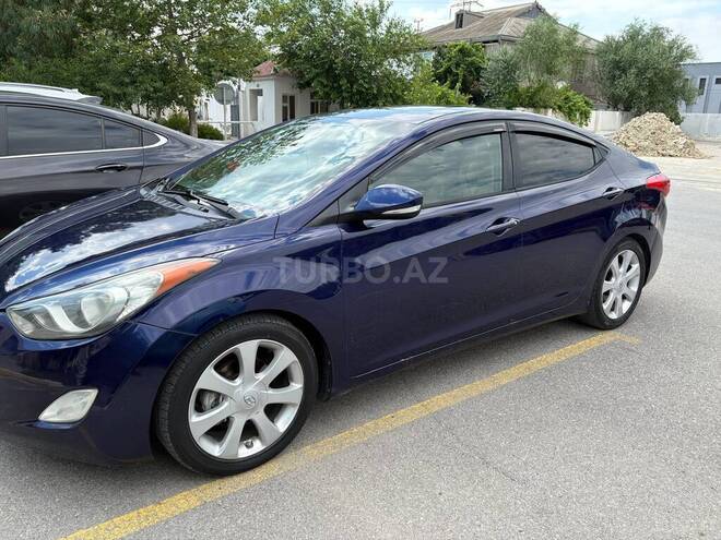 Hyundai Elantra-8