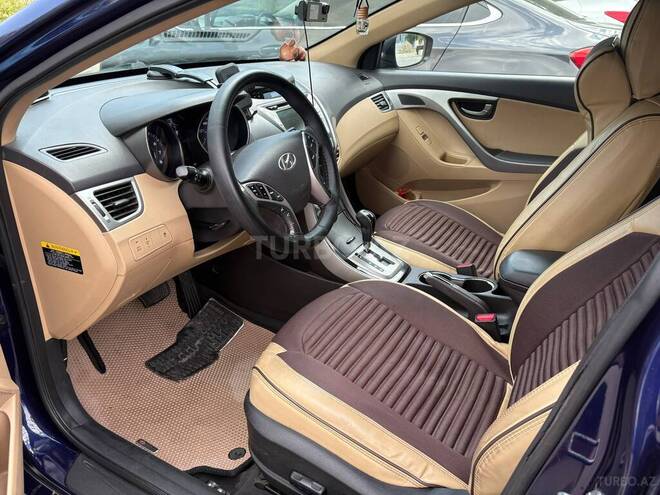 Hyundai Elantra-10