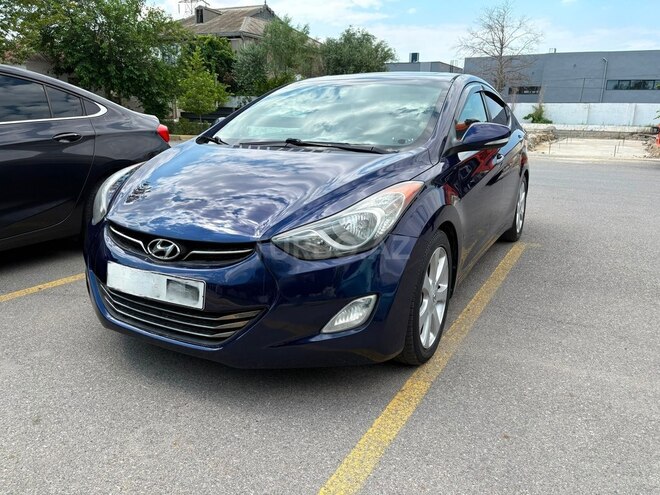 Hyundai Elantra-2