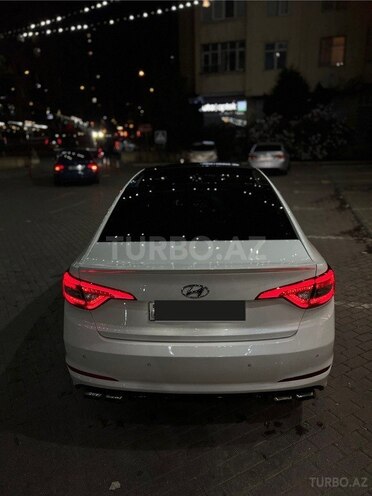 Hyundai Sonata-5