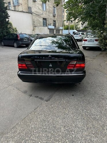 Mercedes E 220-4
