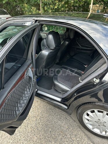 Mercedes E 220-9