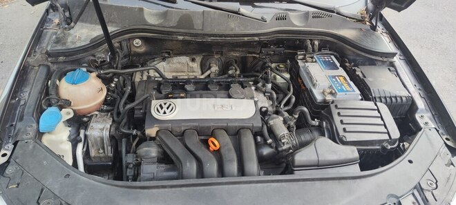 Volkswagen Passat-8