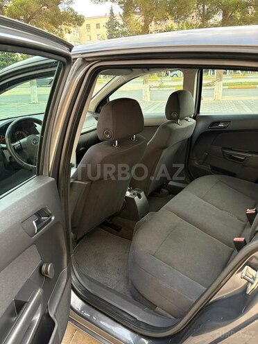 Opel Astra-11