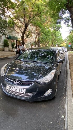 Hyundai Elantra-1