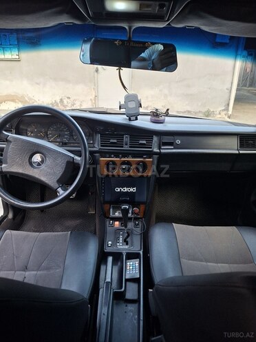 Mercedes 190-4