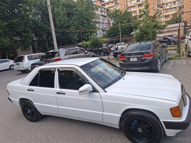 Mercedes 190-5