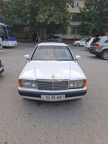 Mercedes 190-1
