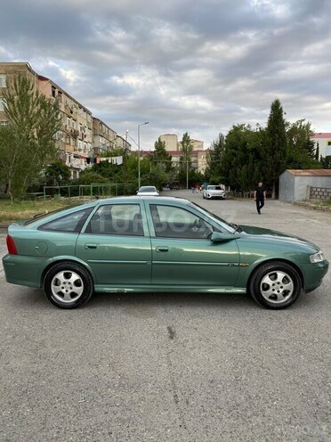 Opel Vectra-4