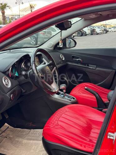 Chevrolet Cruze-12