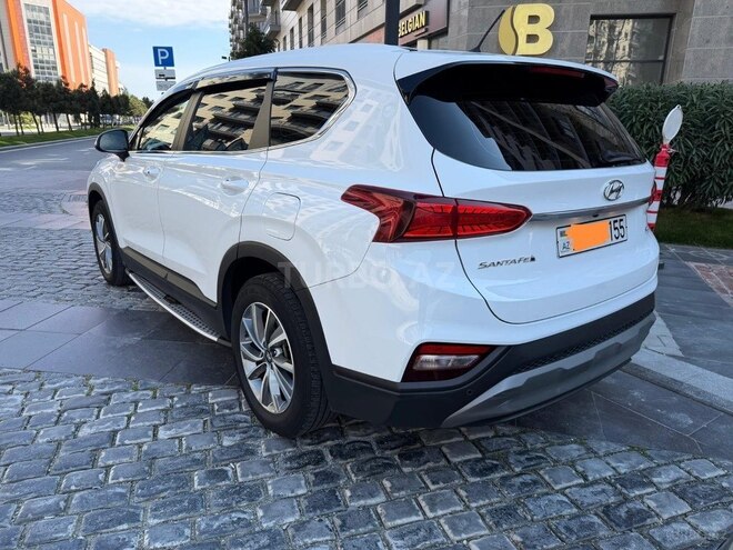 Hyundai Santa Fe-5