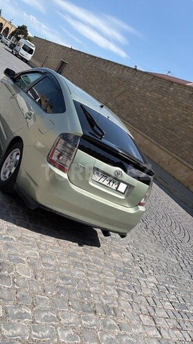 Toyota Prius-5