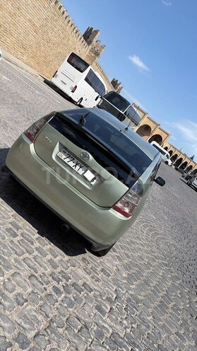 Toyota Prius-4