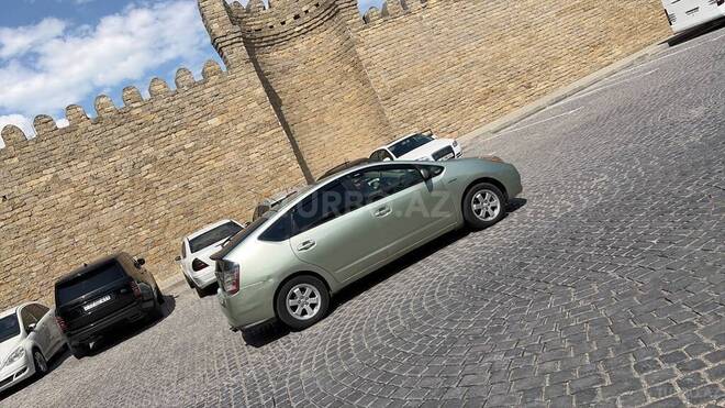 Toyota Prius-3