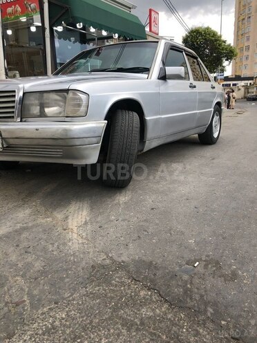 Mercedes 190-5