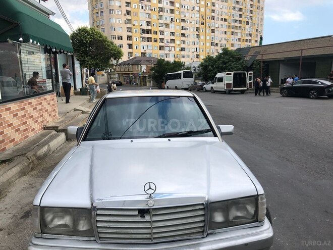 Mercedes 190-1