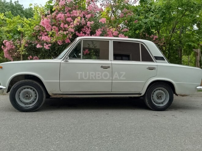 LADA (VAZ) 21011-4