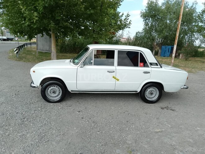 LADA (VAZ) 21011-10
