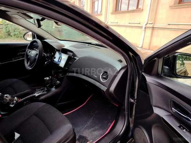 Chevrolet Cruze-15
