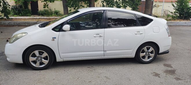 Toyota Prius-4