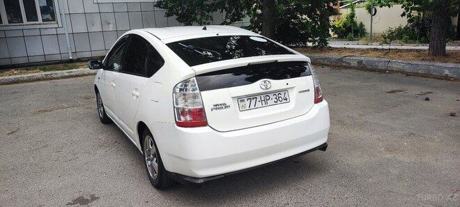 Toyota Prius-2