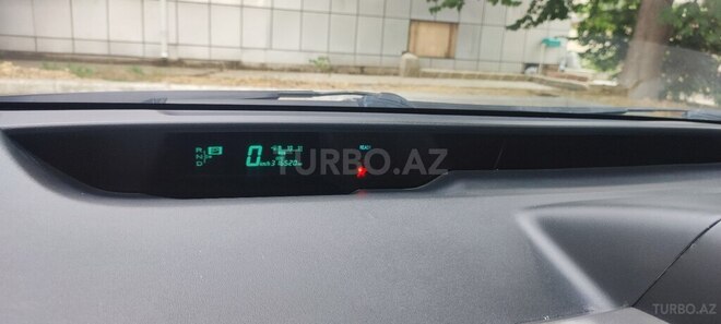 Toyota Prius-8
