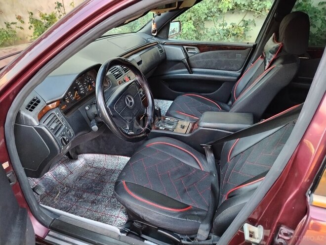 Mercedes E 230-4