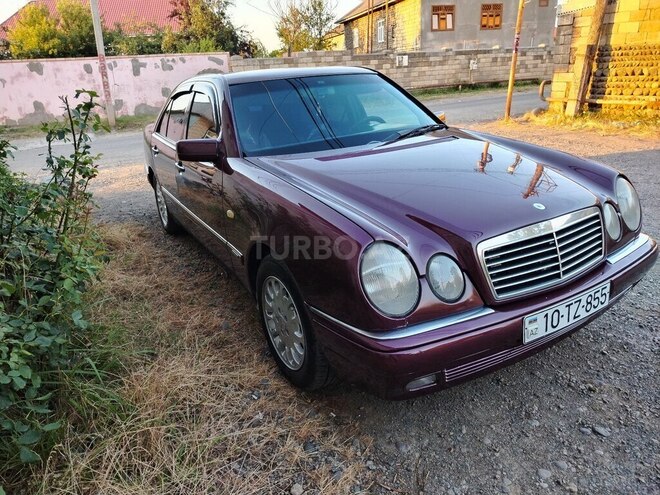 Mercedes E 230-6