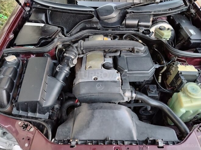 Mercedes E 230-9