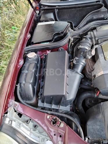 Mercedes E 230-12