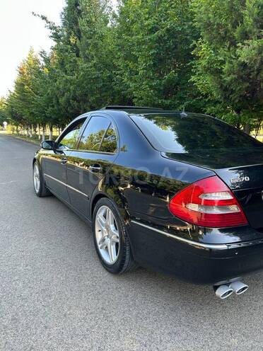 Mercedes E 270-7