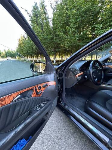 Mercedes E 270-10