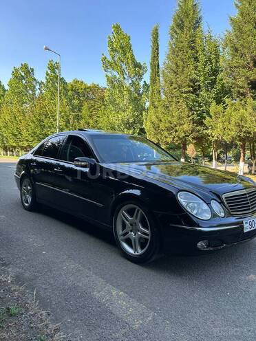 Mercedes E 270-5