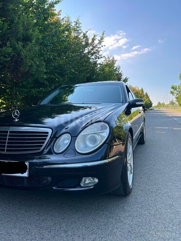 Mercedes E 270-3