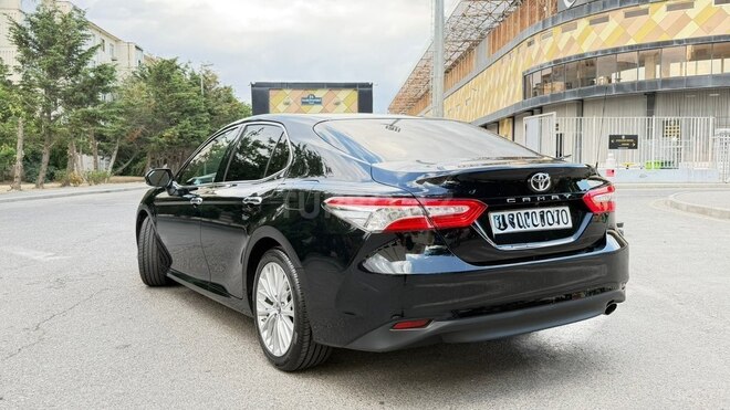 Toyota Camry-5