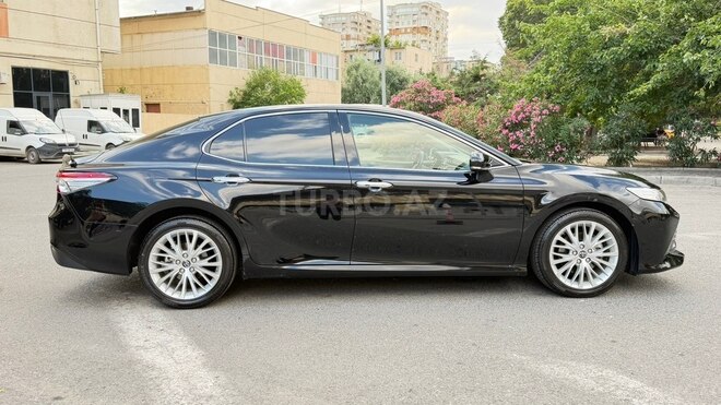 Toyota Camry-8
