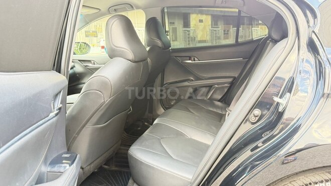 Toyota Camry-11